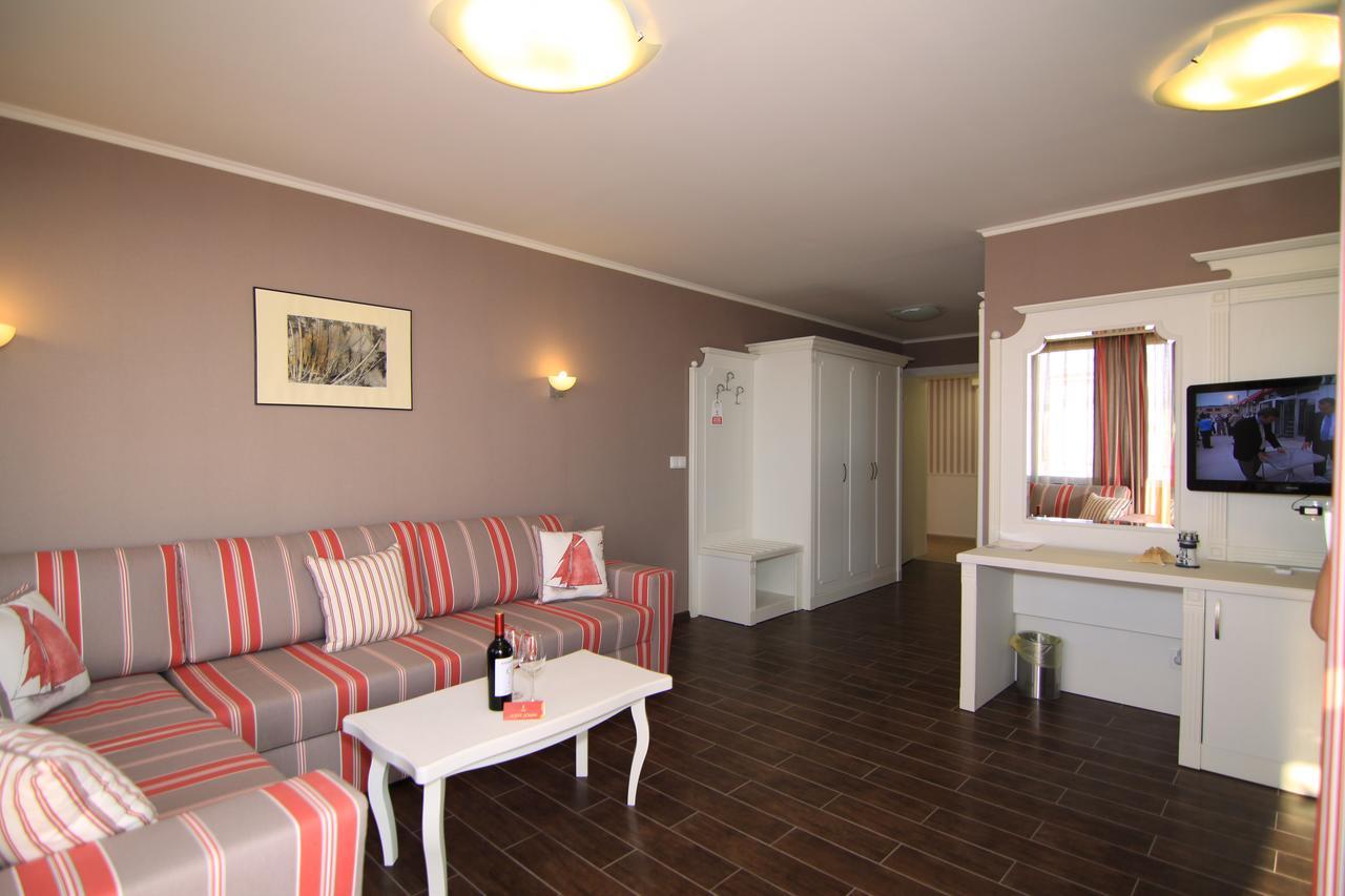 Armira Lozenets Hotel Exterior foto
